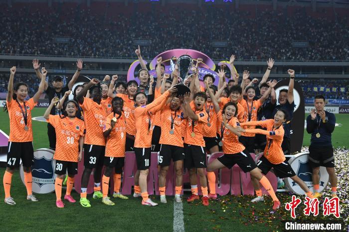 武汉车谷江大女足夺得首届女足亚冠联赛冠军，