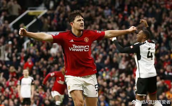 曼联队长马奎尔或主动降薪续约引热议