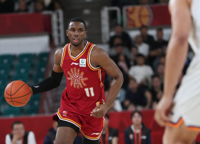 山西男篮惨败上海队 32分差距暴露防守漏洞