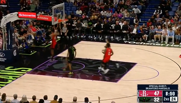 火箭第二节抢断反击爆发轰13-0领先15分 鹈鹕遭遇