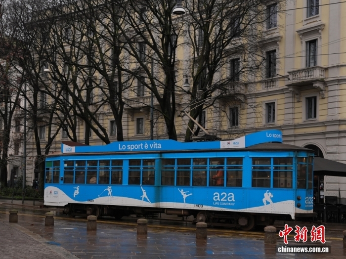 米兰街头冬奥氛围升温宣传装置遍布城市