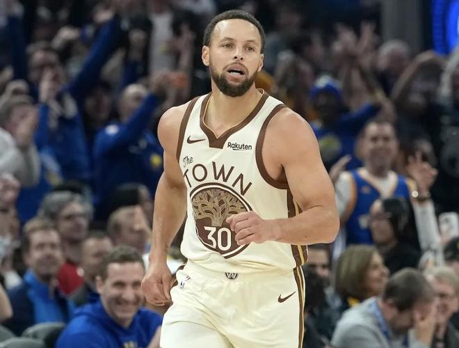 勇士常规赛收官遭快船逆转 库里创历史得分里程