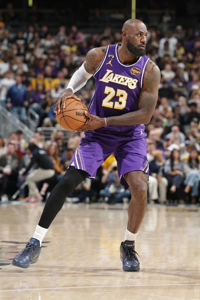 湖人核心伤病潮来袭 勒布朗孤军奋战扛起球队命